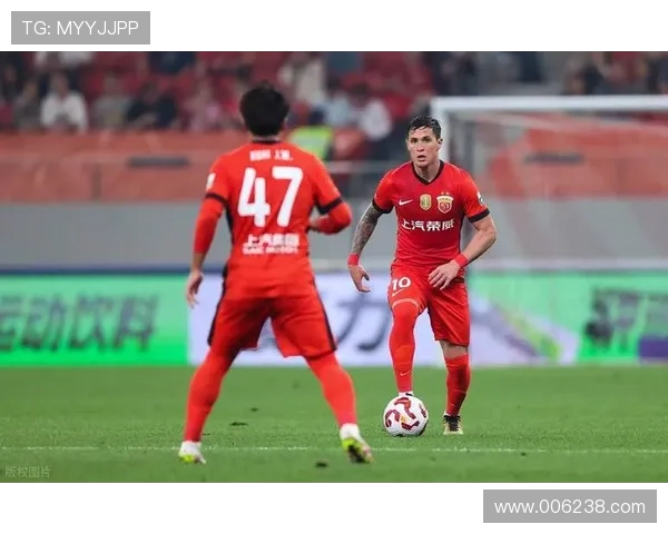 国足热身赛再度陷入被动表现低迷防守漏洞频现进攻端缺乏有效配合