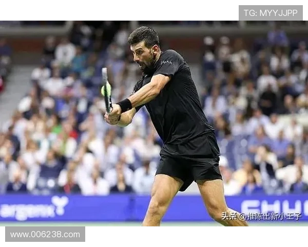 德约科维奇再度上演逆转好戏强势挺进大师赛四强展现王者风范