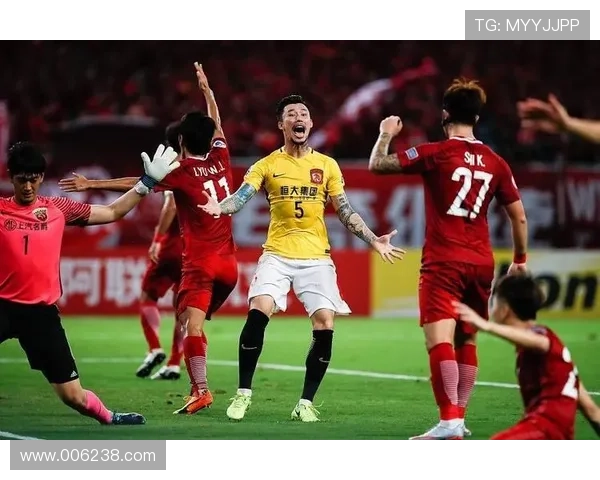 中国足球联赛新赛季开幕 恒大、上港携手争夺冠军宝座