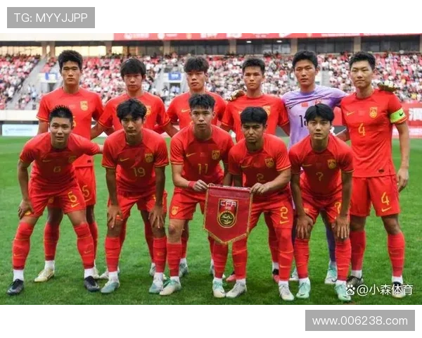 中国足球队备战亚洲杯 新任主帅亮相誓言挑战强敌