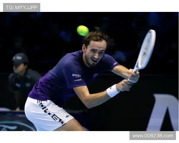 最新网球赛事动态：梅德韦杰夫力克德约科维奇晋级决赛，精彩对决引爆全场热情