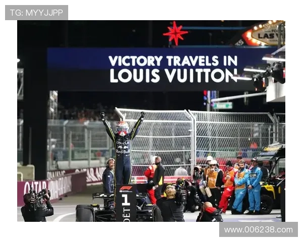 F1赛季最新动态：维斯塔潘称霸赛场 汉密尔顿迎战新挑战