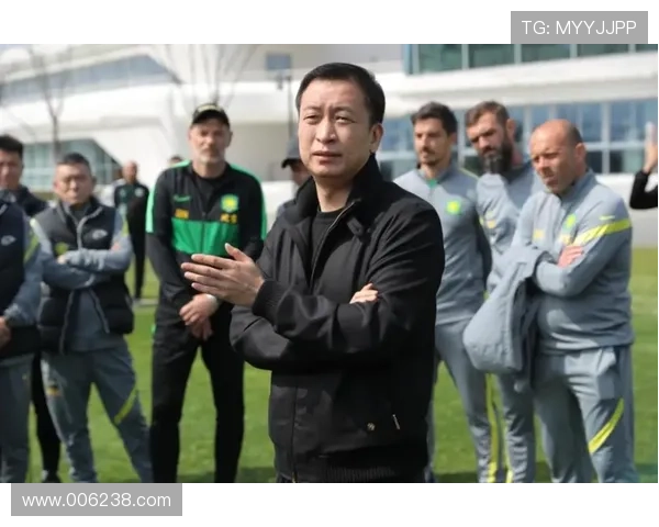 斯温登俱乐部最新动态分析：新赛季目标与引援策略探讨