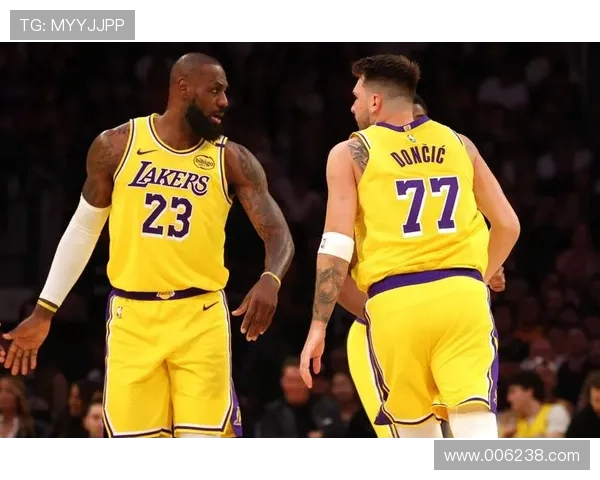 浓眉复出助湖人取胜 詹姆斯三双领衔全队攻防两端表现出色